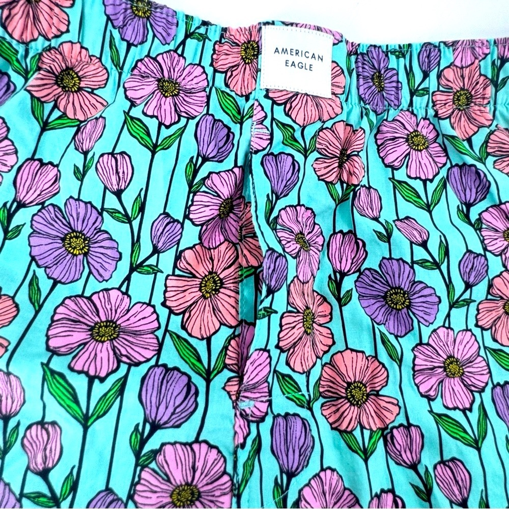 American Eagle Outfitters Floral Print Shorts‎ - Pink and Purple on Green - Picture 5 of 7